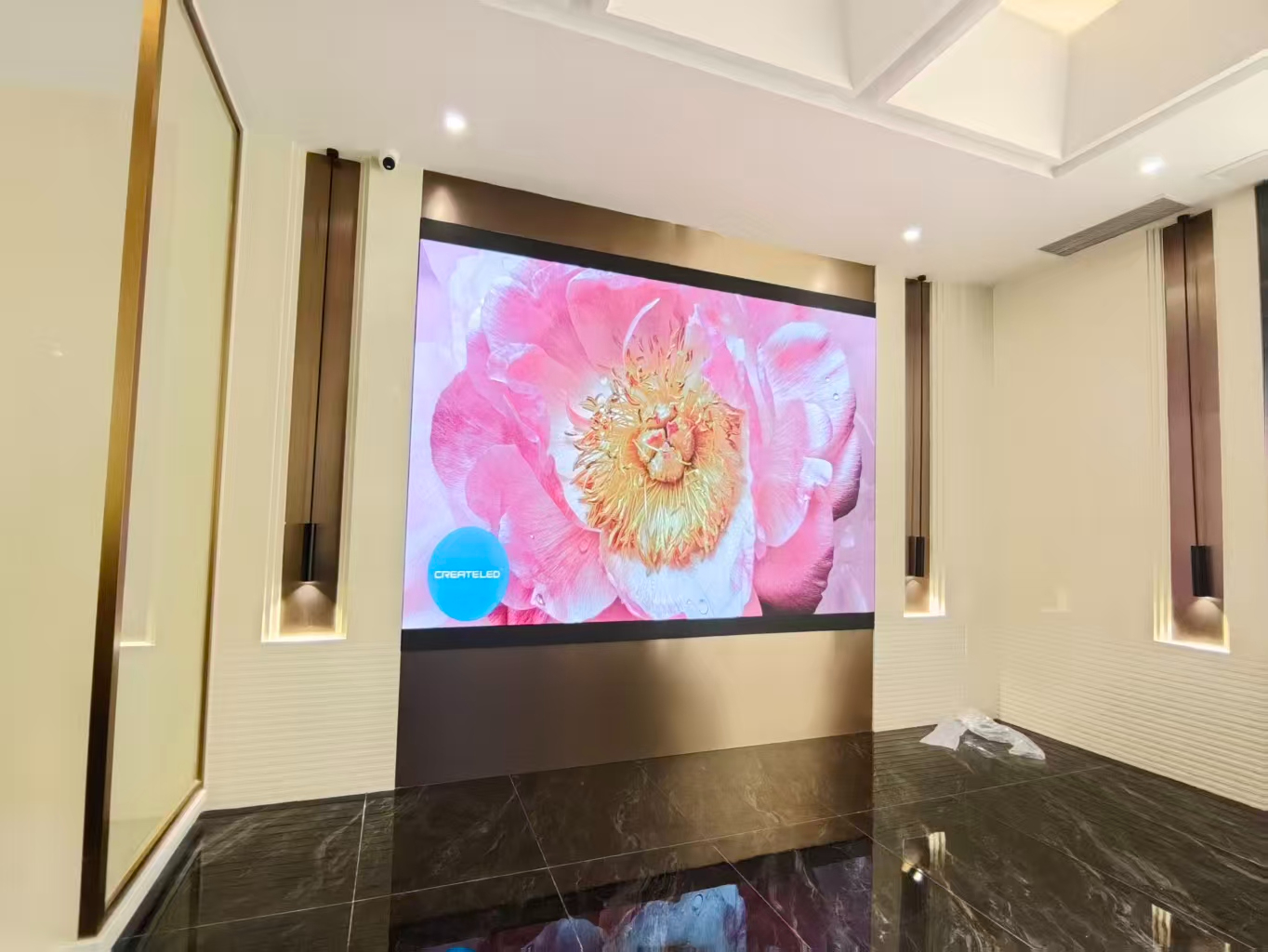 長沙雨花某房產(chǎn)接待大廳LED顯示屏